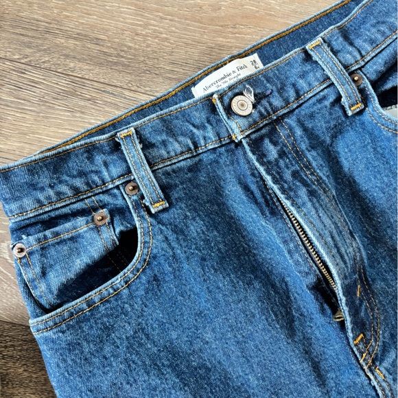 Abercrombie The 90s Straight Ultra High Rise Jeans - Picture 3 of 5